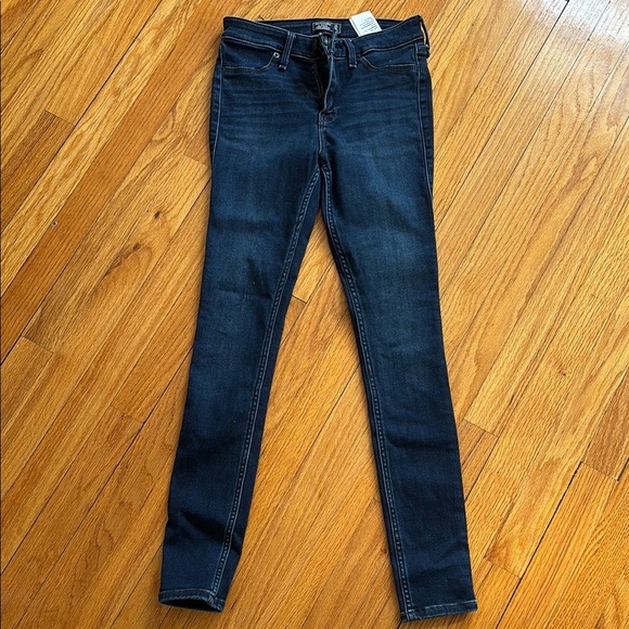 Blue Skinny Jeans Abercrombie and Fitch - Picture 1 of 3